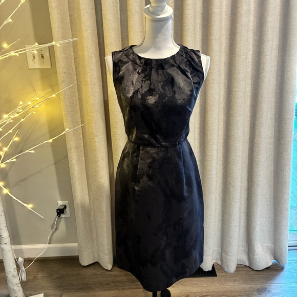 ✨ Ann Taylor LOFT Black & Charcoal Metallic Jacquard Sleeveless Sheath Dress 6✨ - Picture 2 of 12
